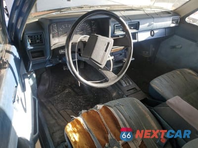 Zdjęcie 8 z 11 samochodu: 1985 TOYOTA PICKUP SR5 VIN:JT4RN56S2F5033527 - miniatura