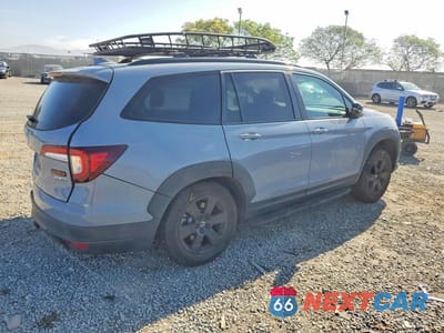 Trzecie zdjęcie samochodu z tyłu: 2022 HONDA PILOT TRAILSPORT VIN:5FNYF6H8XNB021378 - miniatura