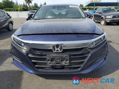 Piąte zdjęcie samochodu w środku: 2018 HONDA ACCORD LX VIN:1HGCV1F1XJA069313 - miniatura