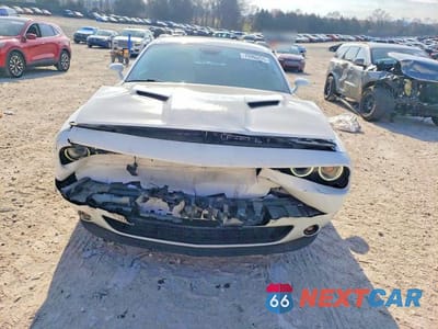 Piąte zdjęcie samochodu w środku: 2016 DODGE CHALLENGER R VIN:2C3CDZBT2GH345912 - miniatura