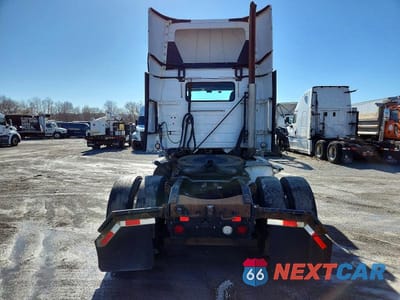 Zdjęcie 6 z 10 samochodu: 2017 VOLVO VNL SEMI TRUCK VIN:4V4N39TGXHN988160 - miniatura