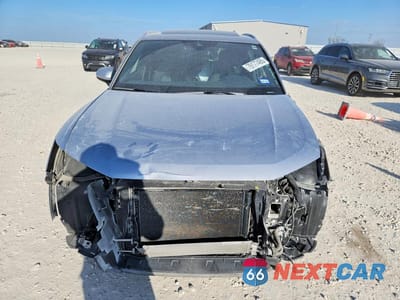 Piąte zdjęcie samochodu w środku: 2019 AUDI Q3 PREMIUM VIN:WA1AECF31K1079193 - miniatura