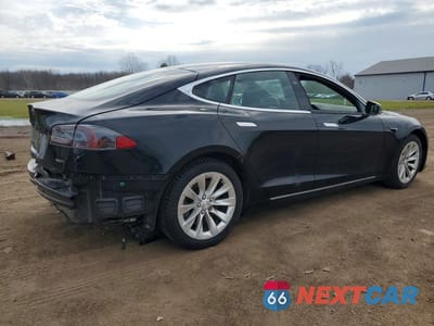 Trzecie zdjęcie samochodu z tyłu: 2018 TESLA MODEL S VIN:5YJSA1E22JF288029 - miniatura