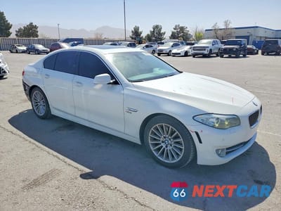 Czwarte zdjęcie samochodu z boku: 2012 BMW 535 XI VIN:WBAFU7C5XCDU57097 - miniatura