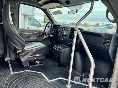Zdjęcie 7 z 13 samochodu: 2014 CHEVROLET EXPRESS SHUTTLE BUS VIN:1GB6G5BG1E1175912 - miniatura