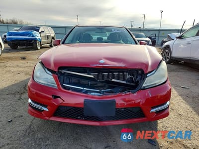 Piąte zdjęcie samochodu w środku: 2014 MERCEDES-BENZ C 300 4MATIC VIN:WDDGF8AB0ER307091 - miniatura