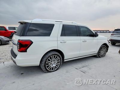 Trzecie zdjęcie samochodu z tyłu: 2022 FORD EXPEDITION PLATINUM VIN:1FMJU1MT5NEA17756 - miniatura