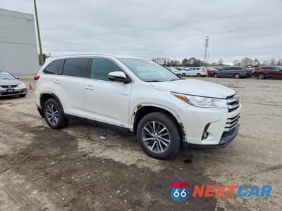 Czwarte zdjęcie samochodu z boku: 2019 TOYOTA HIGHLANDER HYBRID XLE VIN:5TDJGRFH8KS053322 - miniatura