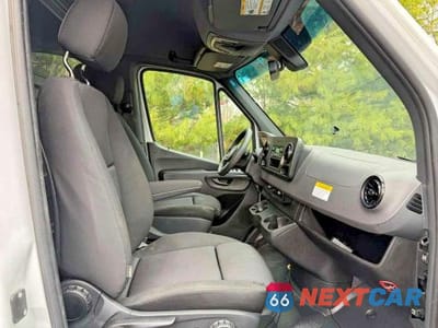 Zdjęcie 10 z 14 samochodu: 2023 MERCEDES-BENZ SPRINTER 2500 VIN:W1Y4KCHY0PT141985 - miniatura