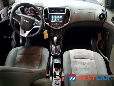 Zdjęcie 8 z 13 samochodu: 2019 CHEVROLET SONIC VIN:1G1JG6SB4K4144690 - miniatura