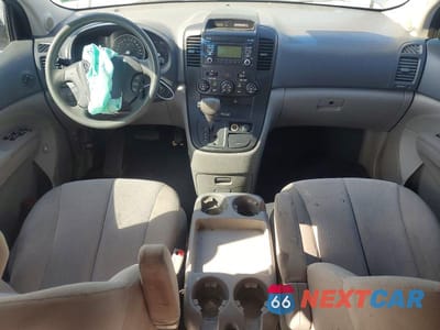 Zdjęcie 8 z 13 samochodu: 2010 KIA SEDONA BASE VIN:KNDMG4C3XA6350485 - miniatura