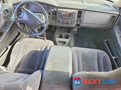 Zdjęcie 8 z 13 samochodu: 2002 DODGE DAKOTA QUAD SLT VIN:1B7HG48N22S616926 - miniatura