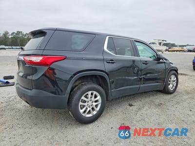 Trzecie zdjęcie samochodu z tyłu: 2019 CHEVROLET TRAVERSE LS VIN:1GNERFKW2KJ266494 - miniatura
