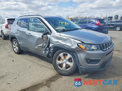 Czwarte zdjęcie samochodu z boku: 2019 JEEP COMPASS LATITUDE VIN:3C4NJDBB9KT813609 - miniatura