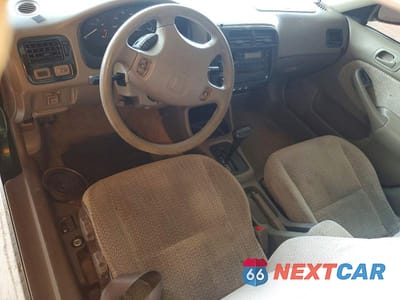 Zdjęcie 8 z 12 samochodu: 2000 HONDA CIVIC LX VIN:1HGEJ6677YL047435 - miniatura