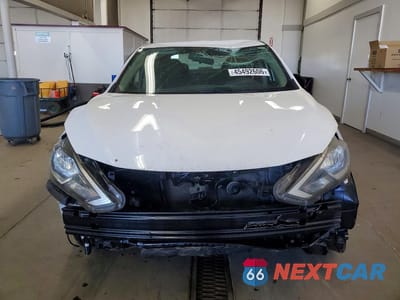 Piąte zdjęcie samochodu w środku: 2019 NISSAN SENTRA SV VIN:3N1AB7AP1KY318076 - miniatura