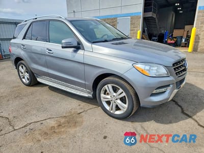 Czwarte zdjęcie samochodu z boku: 2015 MERCEDES-BENZ ML 250 BLUETEC VIN:4JGDA0EB0FA518018 - miniatura