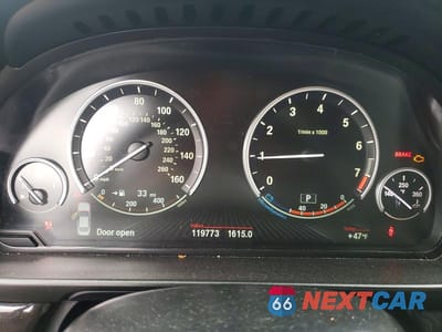 Zdjęcie 9 z 12 samochodu: 2014 BMW 535 XI VIN:WBA5B3C50ED536727 - miniatura