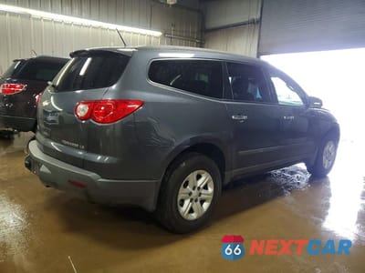 Trzecie zdjęcie samochodu z tyłu: 2009 CHEVROLET TRAVERSE LS VIN:1GNER13DX9S135351 - miniatura