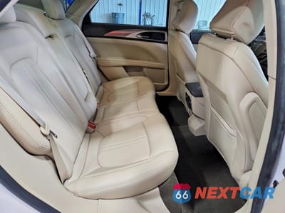 Zdjęcie 10 z 13 samochodu: 2020 LINCOLN MKZ VIN:3LN6L5A93LR616920 - miniatura