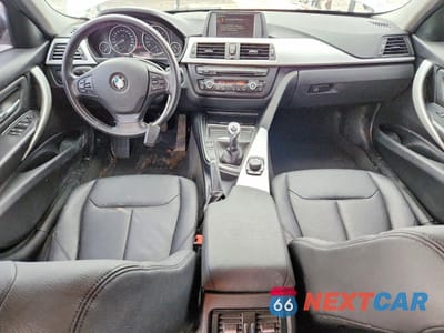 Zdjęcie 8 z 12 samochodu: 2012 BMW 320 I VIN:WBA3B1C50CF078250 - miniatura