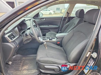 Zdjęcie 7 z 12 samochodu: 2019 KIA OPTIMA LX VIN:5XXGT4L33KG338464 - miniatura