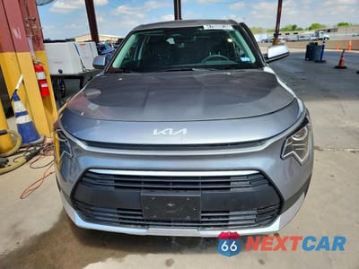 Piąte zdjęcie samochodu w środku: 2026 KIA NIRO LX VIN:KNDCP3LE2T5339819 - miniatura