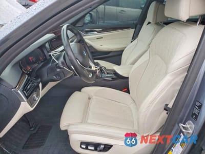 Zdjęcie 7 z 11 samochodu: 2021 BMW 530 XI VIN:WBA13BJ02MCH11998 - miniatura