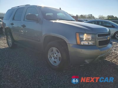 Czwarte zdjęcie samochodu z boku: 2008 CHEVROLET TAHOE C1500 VIN:1GNFC13C68R143689 - miniatura