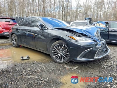 Czwarte zdjęcie samochodu z boku: 2024 LEXUS ES 350 BASE VIN:58ADZ1B15RU169833 - miniatura