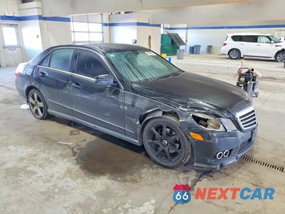 Czwarte zdjęcie samochodu z boku: 2010 MERCEDES-BENZ E 350 VIN:WDDHF5GB9AA210247 - miniatura