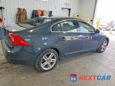 Trzecie zdjęcie samochodu z tyłu: 2014 VOLVO S60 T5 VIN:YV1612FS7E1292964 - miniatura