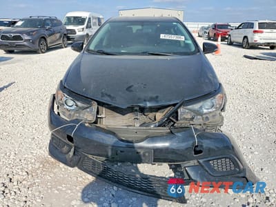 Piąte zdjęcie samochodu w środku: 2016 SCION IM BASE VIN:JTNKARJE9GJ505698 - miniatura