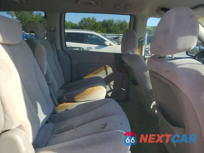 Zdjęcie 11 z 13 samochodu: 2006 KIA SEDONA LX VIN:KNDMB233466029830 - miniatura