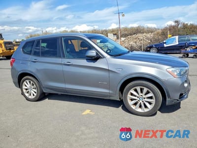 Czwarte zdjęcie samochodu z boku: 2017 BMW X3 SDRIVE28I VIN:5UXWZ7C31H0X42139 - miniatura