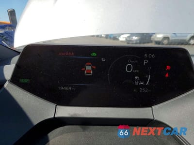 Zdjęcie 9 z 11 samochodu: 2025 TOYOTA PRIUS LE VIN:JTDACAAU6S3056240 - miniatura