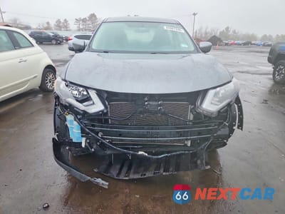 Piąte zdjęcie samochodu w środku: 2018 NISSAN ROGUE S VIN:KNMAT2MV2JP520447 - miniatura
