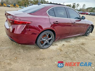 Trzecie zdjęcie samochodu z tyłu: 2017 ALFA ROMEO GIULIA VIN:ZARFAEBN5H7558383 - miniatura