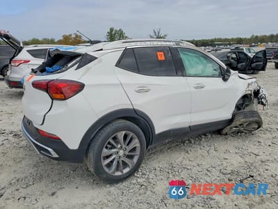 Trzecie zdjęcie samochodu z tyłu: 2023 BUICK ENCORE GX ESSENCE VIN:KL4MMFSL1PB007368 - miniatura