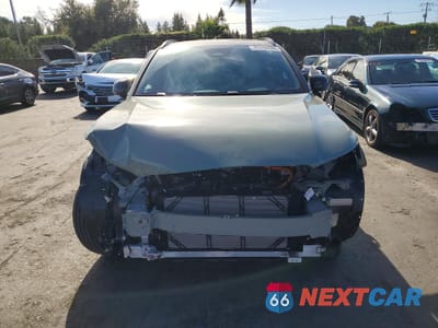 Piąte zdjęcie samochodu w środku: 2025 VOLVO EX40 ULTRA VIN:YV4ER3HL5S2589630 - miniatura