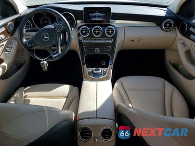 Zdjęcie 8 z 11 samochodu: 2018 MERCEDES-BENZ C 300 4MATIC VIN:55SWF4KB8JU274868 - miniatura