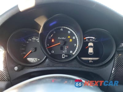 Zdjęcie 9 z 13 samochodu: 2017 PORSCHE MACAN TURBO VIN:WP1AF2A55HLB62076 - miniatura
