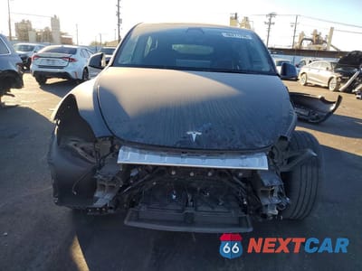 Piąte zdjęcie samochodu w środku: 2023 TESLA MODEL Y VIN:7SAYGDEE4PA029765 - miniatura