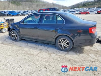 Drugie zdjęcie samochodu z przodu: 2005 VOLKSWAGEN NEW JETTA 2.5L OPTION PACKAGE 1 VIN:3VWSF71K85M611315 - miniatura