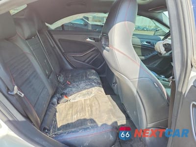 Zdjęcie 10 z 13 samochodu: 2018 MERCEDES-BENZ CLA 45 AMG VIN:WDDSJ5CB5JN510869 - miniatura