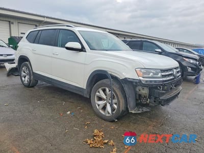 Czwarte zdjęcie samochodu z boku: 2018 VOLKSWAGEN ATLAS SE VIN:1V2LR2CA3JC588896 - miniatura