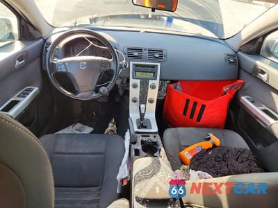 Zdjęcie 8 z 11 samochodu: 2010 VOLVO S40 2.4I VIN:YV1382MS8A2513493 - miniatura