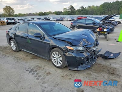 Czwarte zdjęcie samochodu z boku: 2018 TOYOTA CAMRY LE VIN:4T1B11HK1JU150920 - miniatura