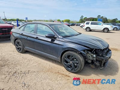Czwarte zdjęcie samochodu z boku: 2025 VOLKSWAGEN JETTA SE VIN:3VW7X7BU8SM042819 - miniatura