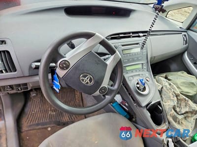 Zdjęcie 8 z 12 samochodu: 2011 TOYOTA PRIUS TWO VIN:JTDKN3DUXB1363248 - miniatura
